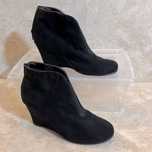 Aerosols Ankle booties boots